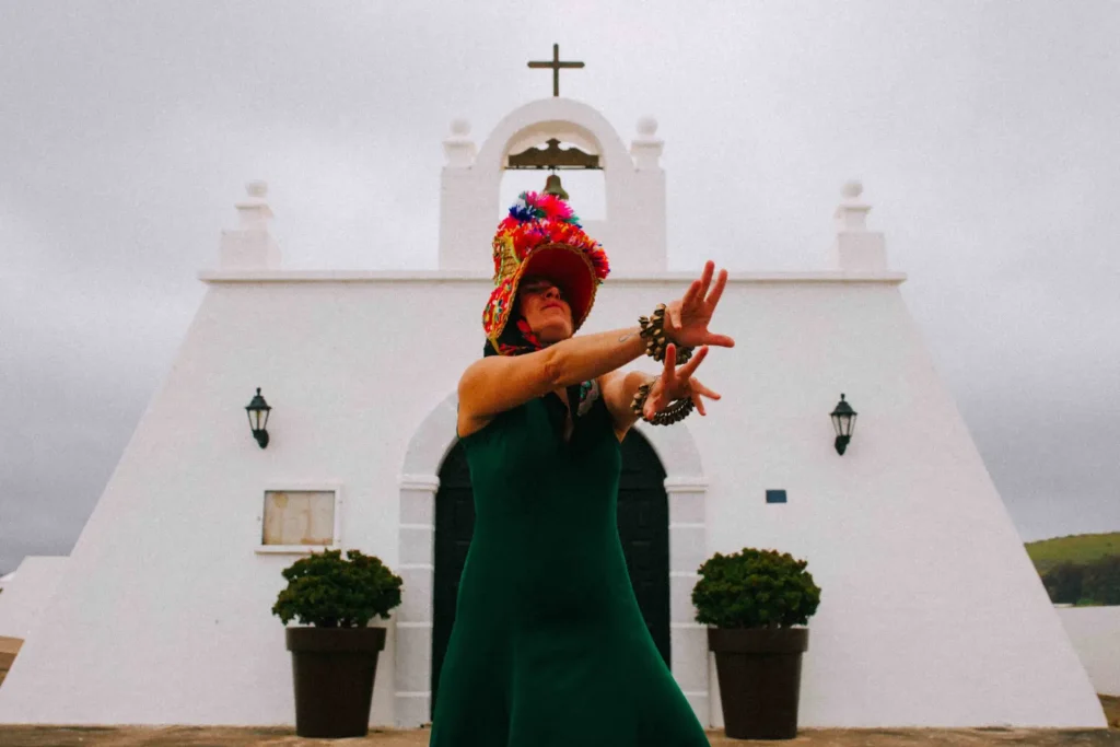 Echar raíces + Lola y los lamentos + Single – Guadalupe Torres, Andrea Castro & Arnau Pérez